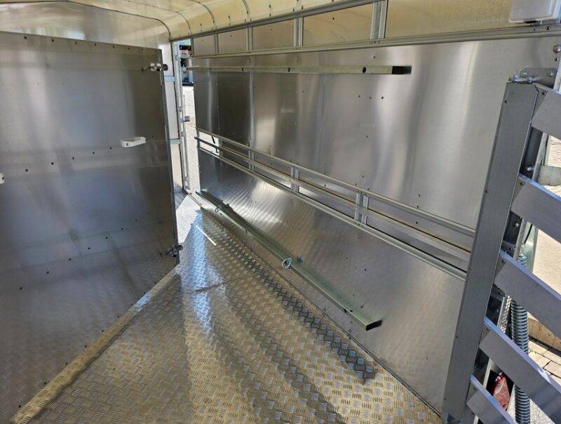 Tier- und Viehtransporter Pongratz EVA 360/18T, HzG. 3500 kg – Bild 6