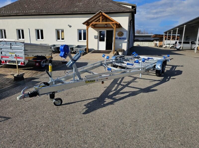 Bootsanhänger BA 3500 R mit Seilwinde, HzG. 3500 kg