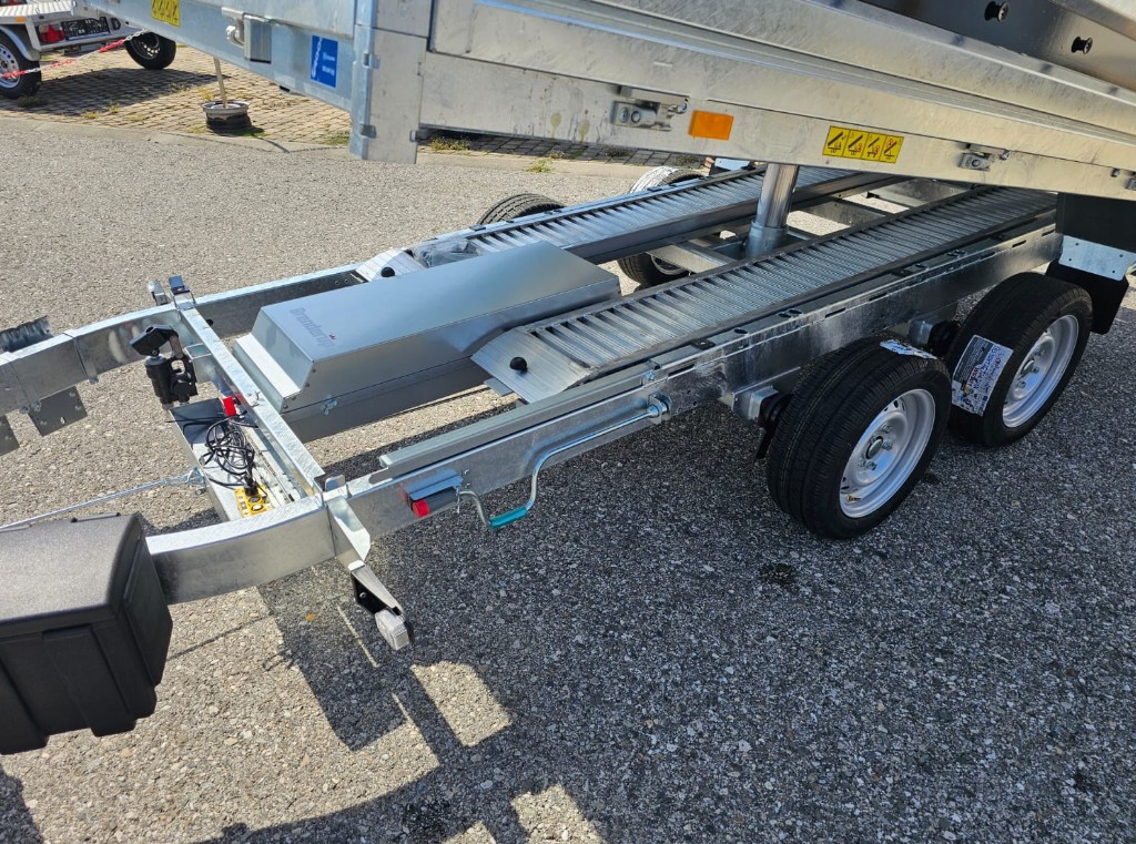ATZ Rückwärtskipper BT 5325 STB-300, HzG. 3000 kg mit Auffahrpaket – Bild 3